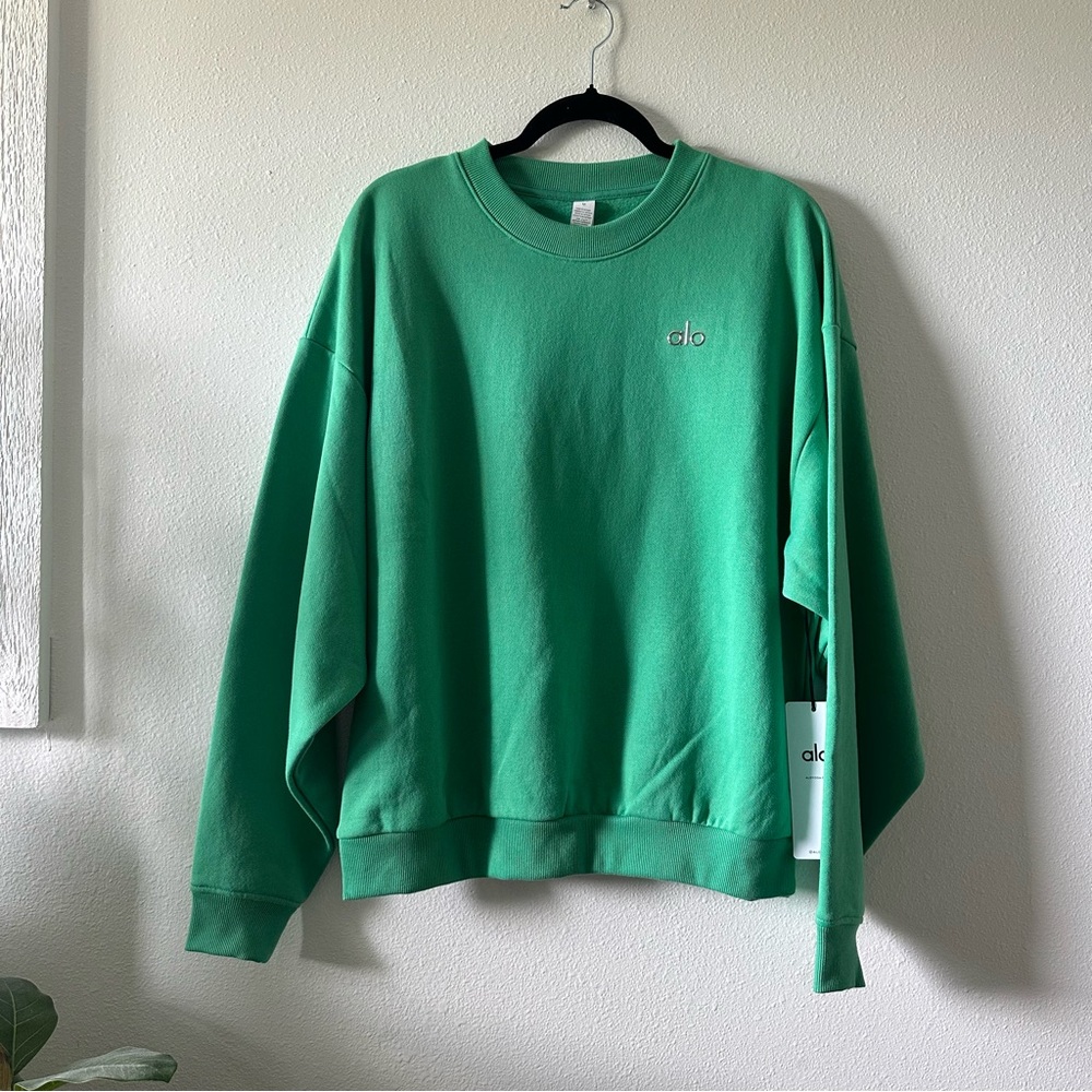 Alo Yoga Crewneck Pullover Size Medium Lettuce Color - Picture 2 of 7